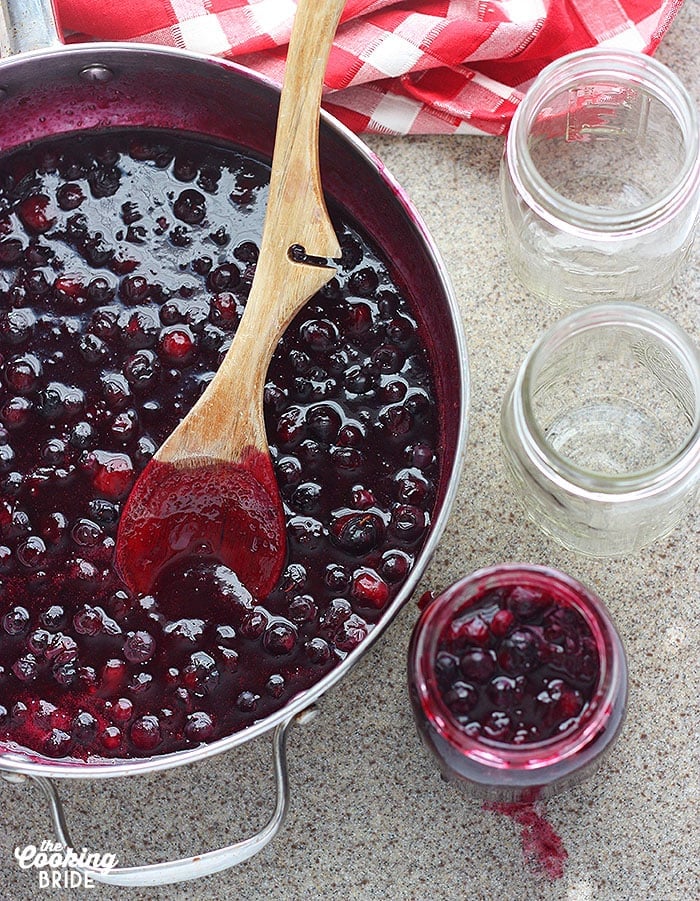 Homemade Blueberry Pie Filling - The Cooking Bride