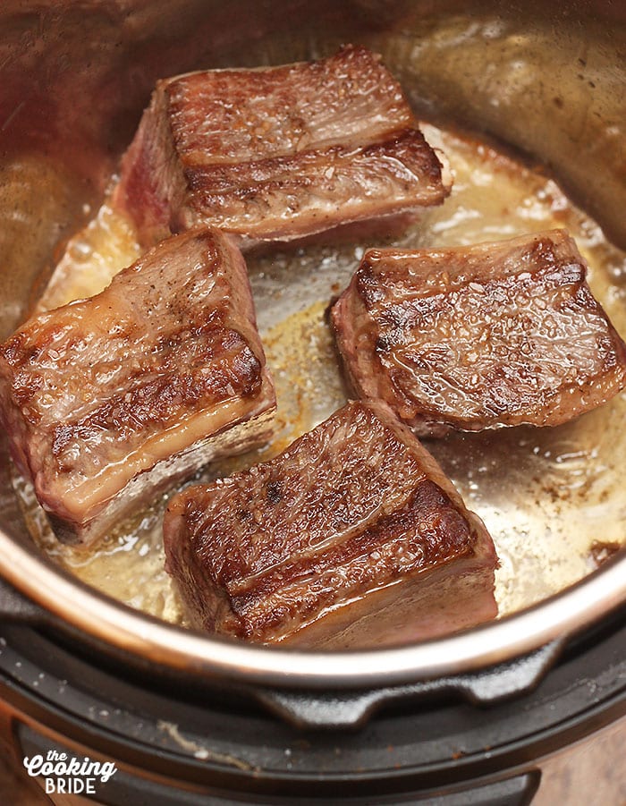 browning the shortribs in oil