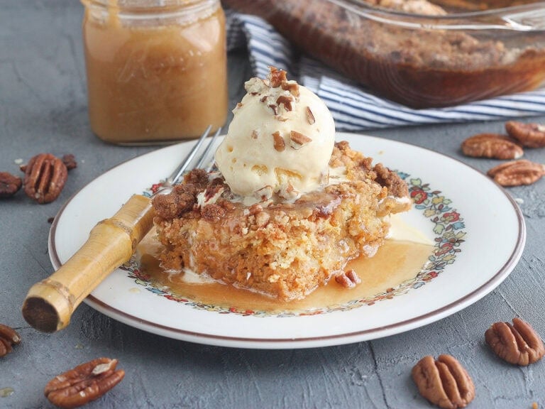 Praline Pecan Pumpkin Crunch Cake