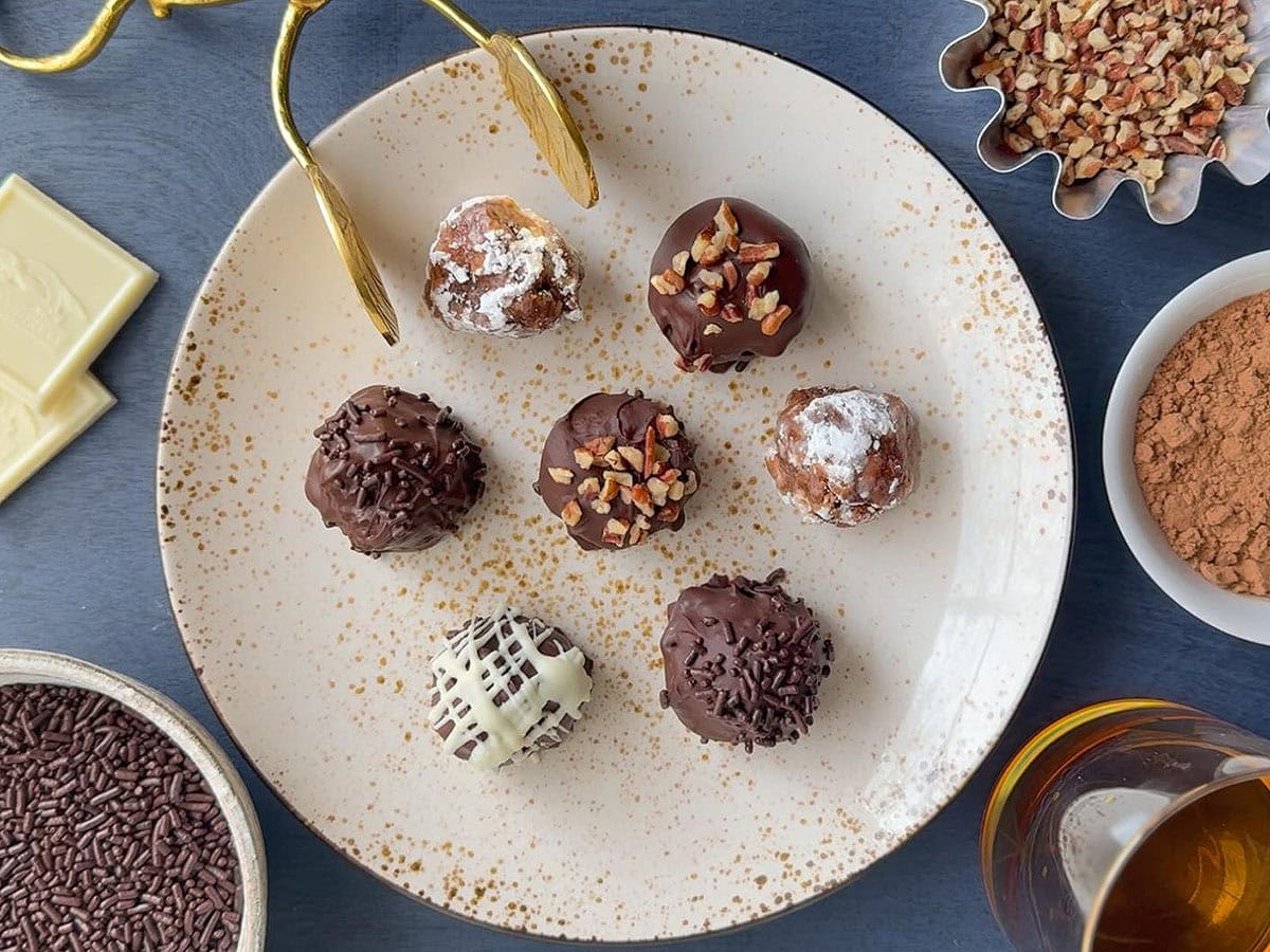 Bourbon balls after they have been refridgerated.